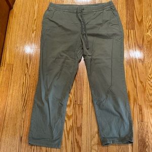 Old Navy olive green draw string pant size 14.